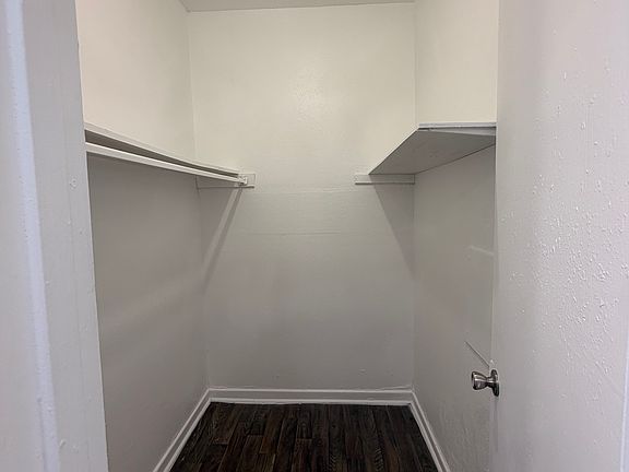 4th image of 2514 Community Dr #109