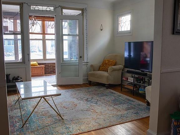4th image of 188 W Cambourne St
