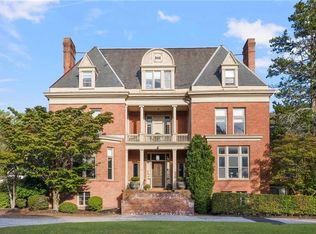 434 Bellevue Ave APT 2B, Newport, RI 02840