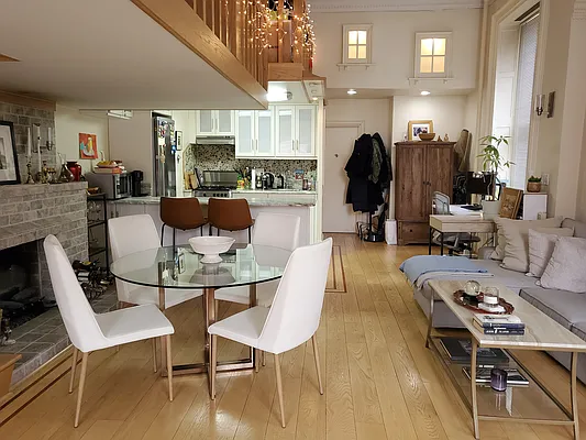 Rented by Frank Valvo Real Estate | media 25