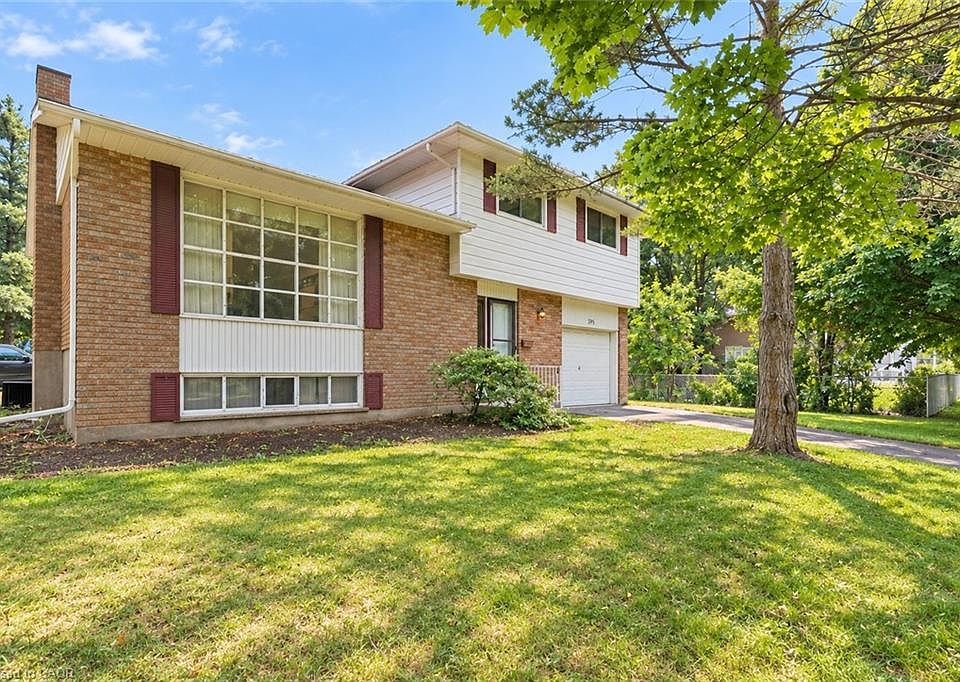 1st image of 395 Mossom Pl