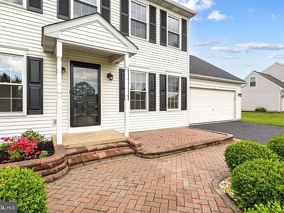 4th image of 121 Cooper Ln