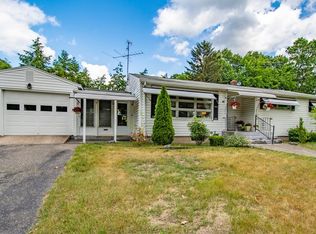27 Peter St, Chicopee, MA 01020