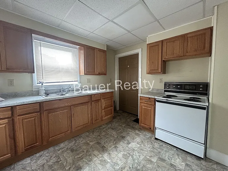 229 Ohio St — Photo 9