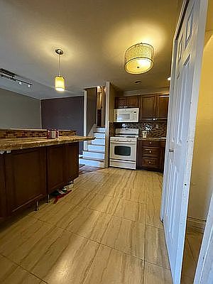 2nd image of 2652 Harway Ave #4