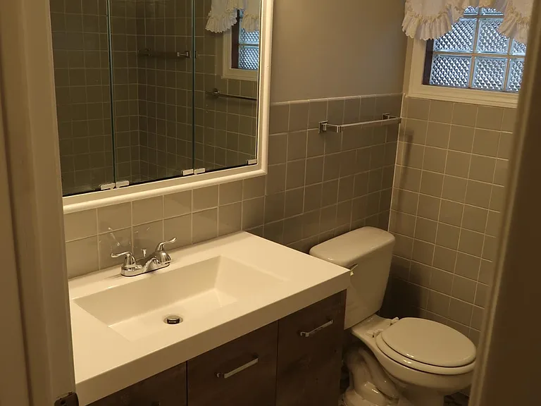8118 W Eastwood Ave — Photo 6