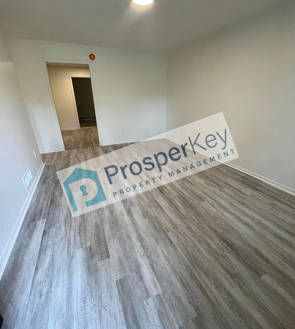 4320 Fayetteville Rd — Photo 3