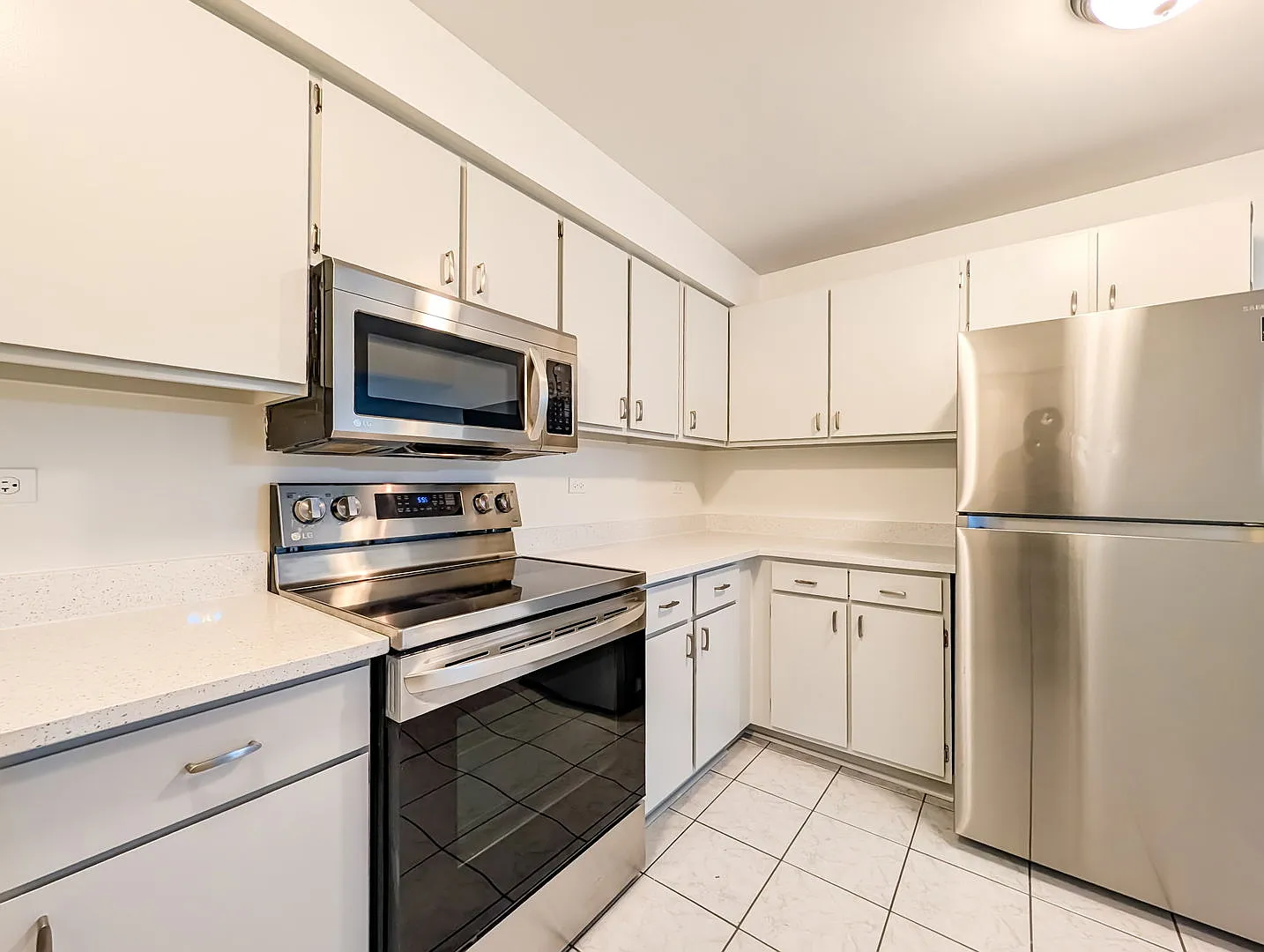 2 bed, $2,300 — Photo 4