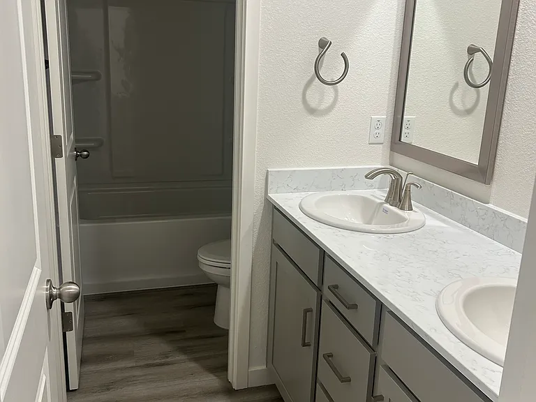 2886 Porcelain St — Photo 8