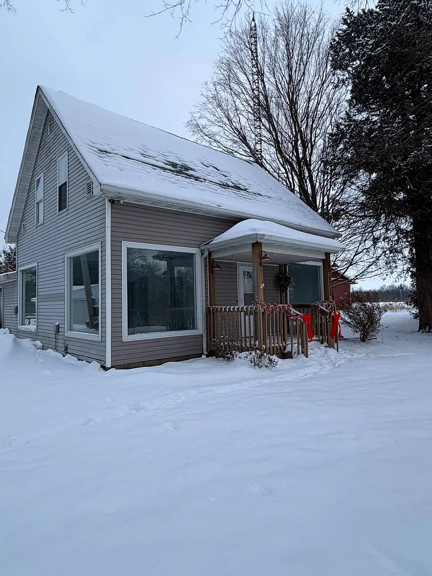 9258 Hickory Rd photo 1