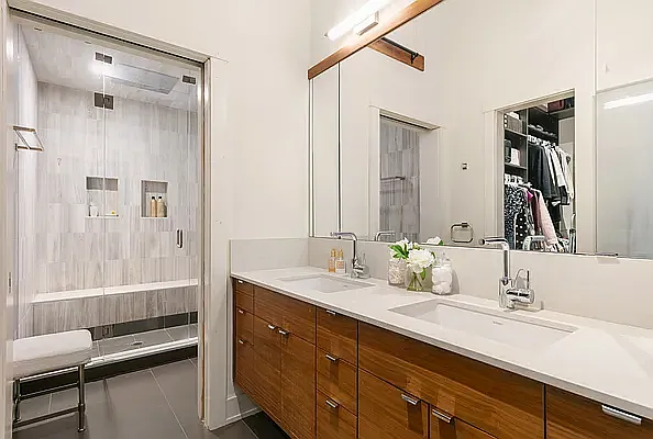 Sold by Compass | media 25