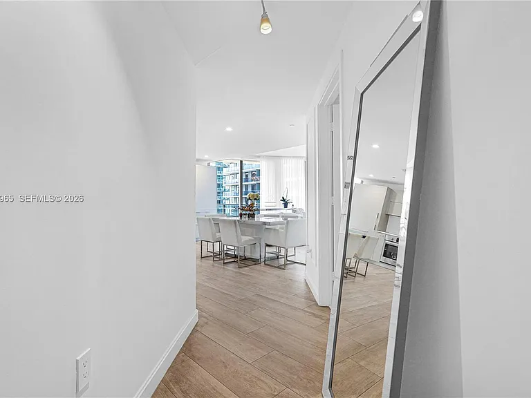 45 SW 9th St #2901 — Photo 9