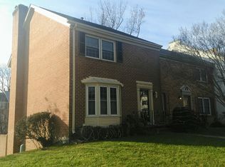 6001 Queenston St, Springfield, VA 22152