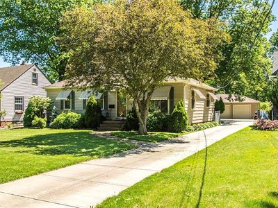 2947 Clague Rd, North Olmsted, OH, 44070