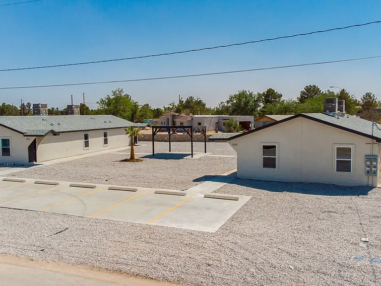 11721 Valle Del Paseo Dr #A-B — Photo 6