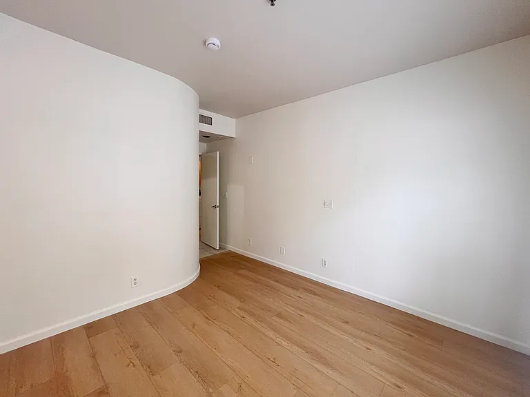 Primary Bedroom (2)