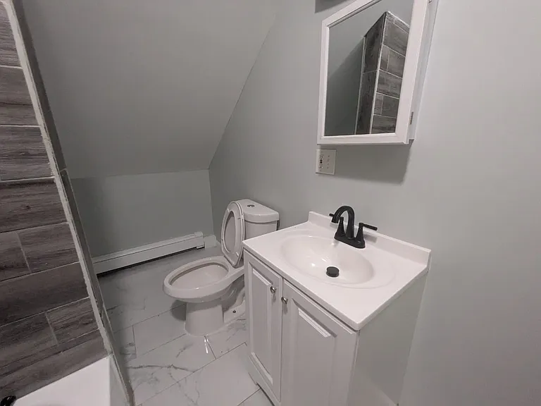 479 Putnam St #O3R — Photo 10