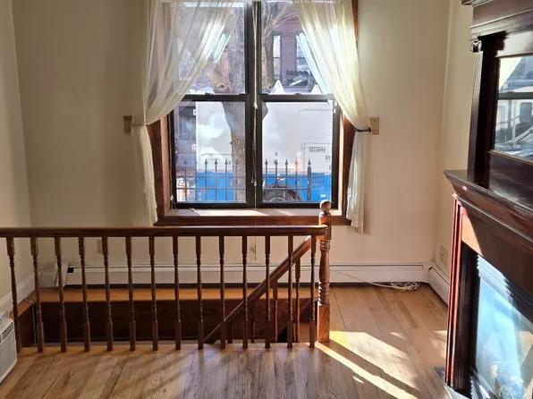 235 West 137th Street image 3 of 24