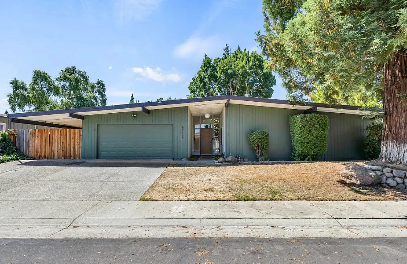 4 bed, 2181 sqft, $5,500 — Photo 1