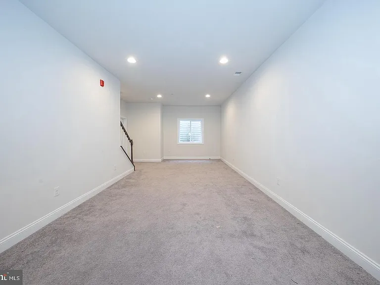 220 Charles Ellis Dr — Photo 49
