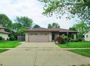 3942 N Galena Ave, Arlington Heights, IL 60004