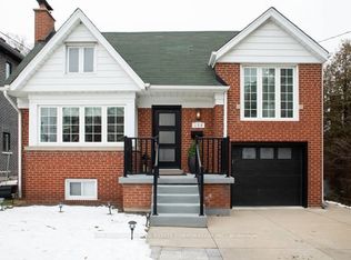 129 Chine Dr S, Toronto, ON M1M2K8