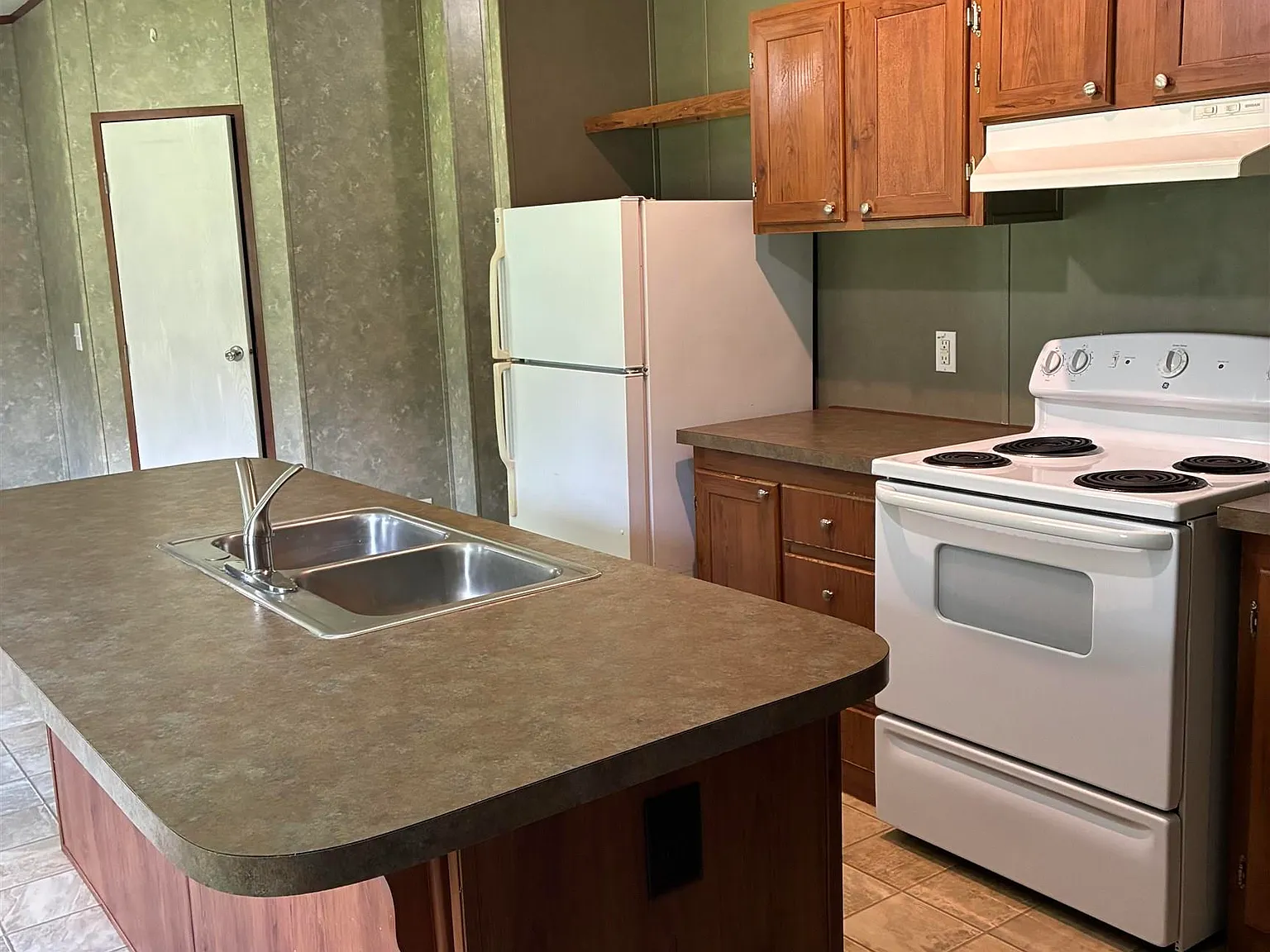 3 bed, 1620 sqft, $1,050 — Photo 3