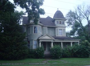 201 W South Ave, Sumner, IL 62466