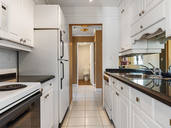4th image of 1127 Barclay St #1204