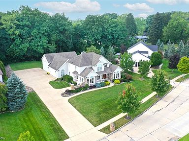 3184 Oaklawn Park Blvd, Stow, OH 44224 | Zillow