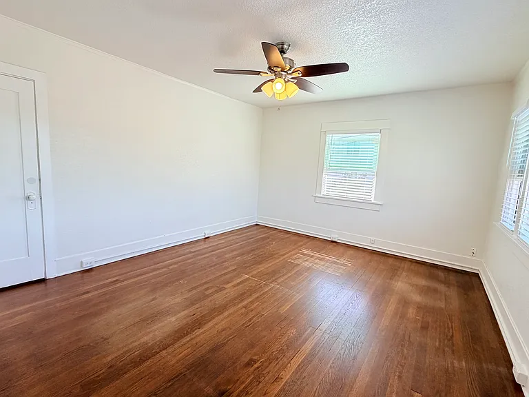 143 W Ivy St — Photo 14
