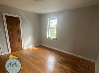 6501 18th St #1W, Berwyn, IL 60402