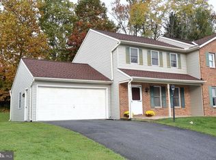102 Homestead Dr, Lititz, PA 17543