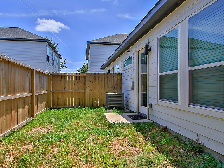 6521 Madrid St — Photo 43