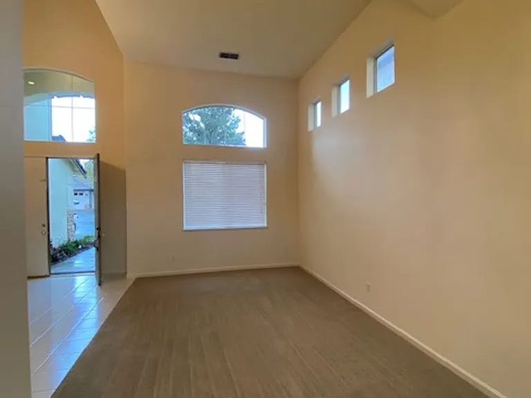 1257 Mercedes Dr — Photo 11