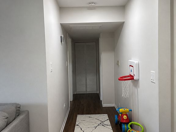 4th image of 1611 N Windsor Dr APT 207