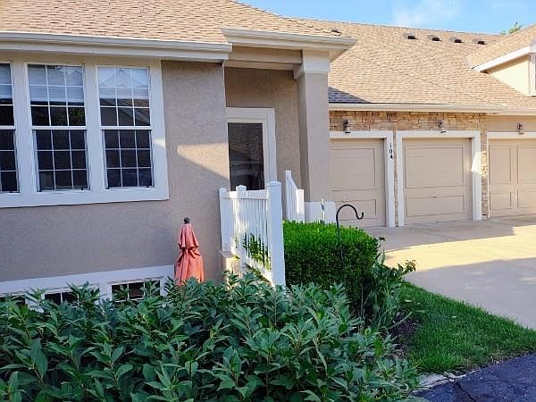 1st image of 11575 S Bell Court Dr APT 104