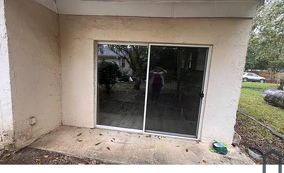 4th image of 2605 Saxon St