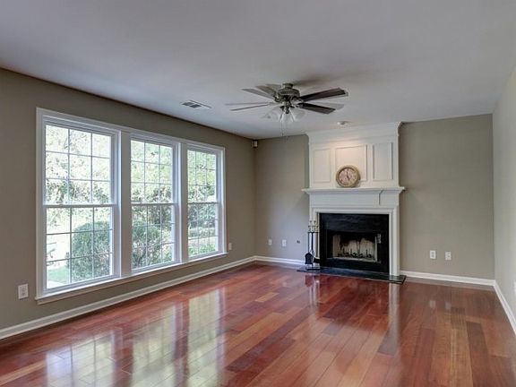 4th image of 3464 Chastain Glen Ln NE
