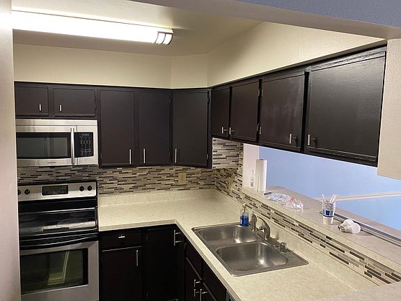 3rd image of 922 Harbor House Dr Unit 4