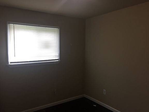 5th image of 26585 Willow Cv