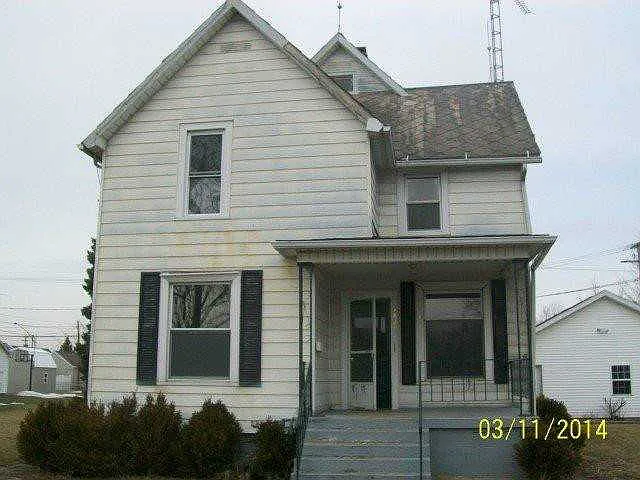 1820 Burgoon St photo 1