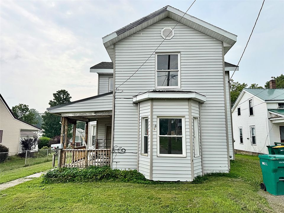 1st image of 7 Center St