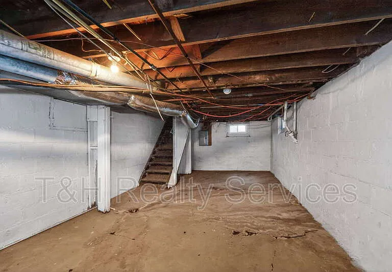 1927 N Dearborn St — Photo 28