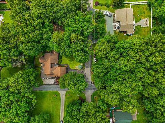 3rd image of 129 Poplar Ln