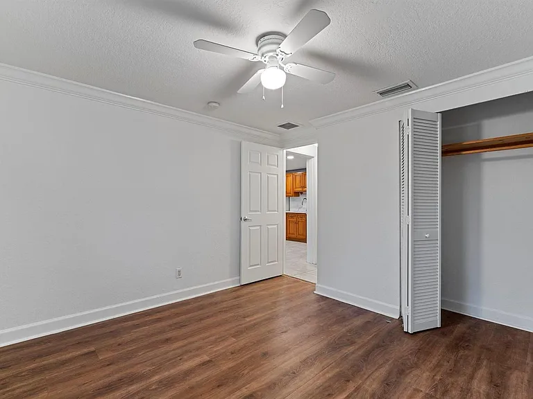 7110 Southgate Blvd — Photo 14