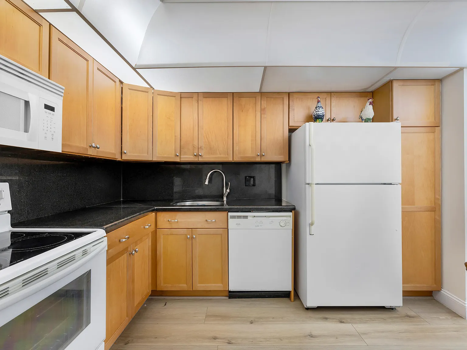 2 bed, 2.0 bath, 1112 sqft, $3,000 — Photo 4