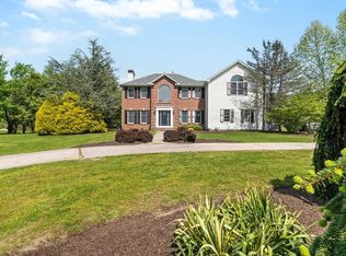 20 Juniper Dr, East Greenwich, RI 02818