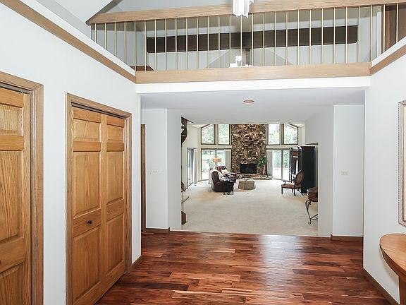 5th image of 1567 Balmoral Dr