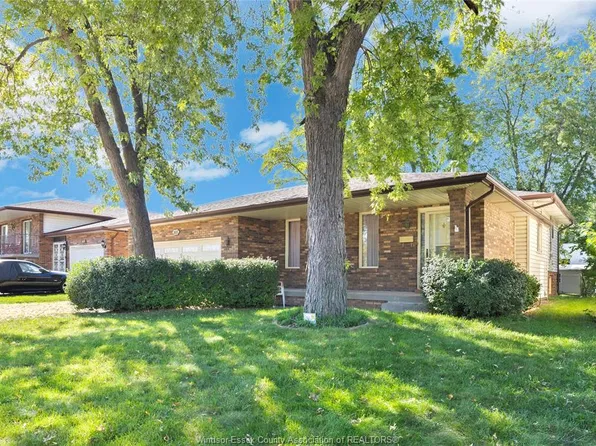 1613 Everts Ave, Windsor, ON N9B 3E4